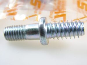 Śruba, szpilka pokrywy prowadnicy MS 181 | MS 211 | STIHL