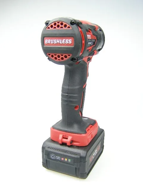 Akumulatorowy Klucz Udarowy 1/2" 350 Nm, Bezszczotkowy, 18V AQ-ONE, 3 Ah Kpl z ładowarką i 1 Baterią - obrazek 7