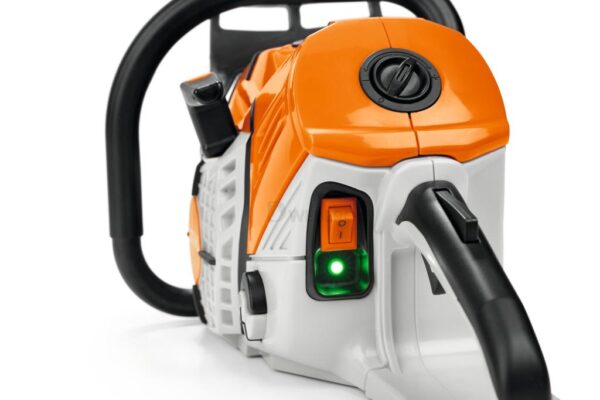 Pilarka zabawka STIHL (w komplecie z bateriami) - obrazek 2