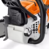 Zabawka pilarka STIHL MS500i (6) Zabawka pilarka STIHL MS500i. Widok pod kątem od strony tłumika.